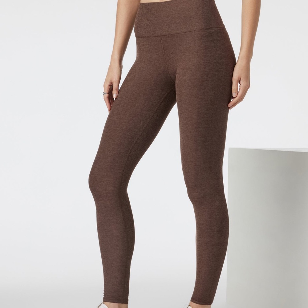NWT Vuori Clean Elevation Legging
Women's Dreamknit Move™ color chocolate